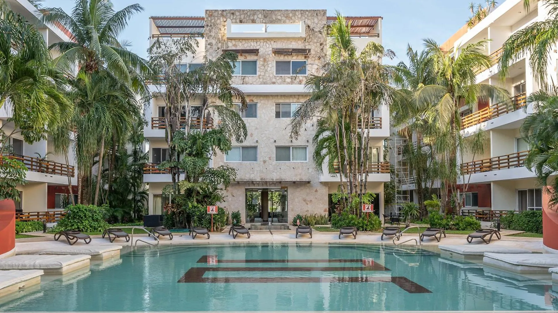 Penthouse With Rooftop And Jacuzzi In Downtown Playa del Carmen Appartamento